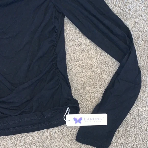 NWT Women's Black Off The Shoulder Long Sleeve Form Fitting Ruched Top XS - Picture 4 of 10